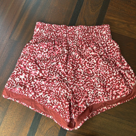 Athleta Mesh Racer High Rise 3” Shorts - Picture 6 of 6